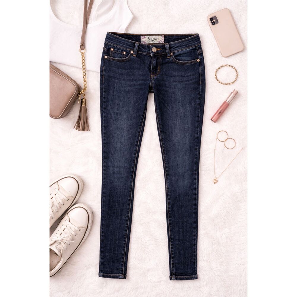 Fragile Women’s Skinny Jeans Size 1 Blue Low Rise Stretch Denim (557)